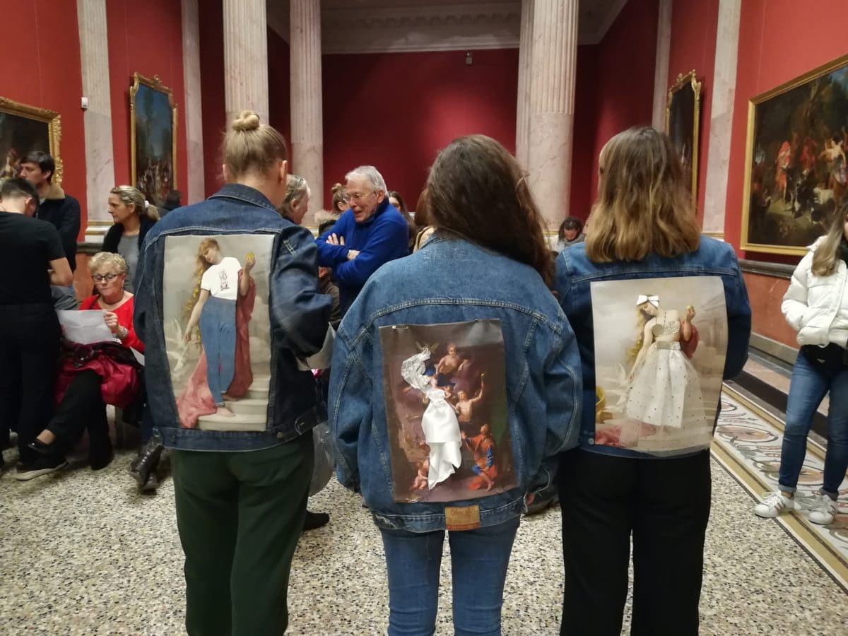 étudiants de prépa design dans le musée fabre