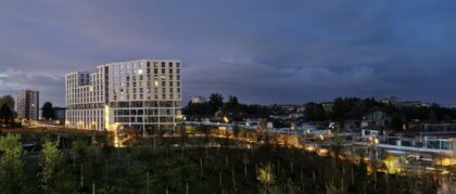 campus de bordeaux by night