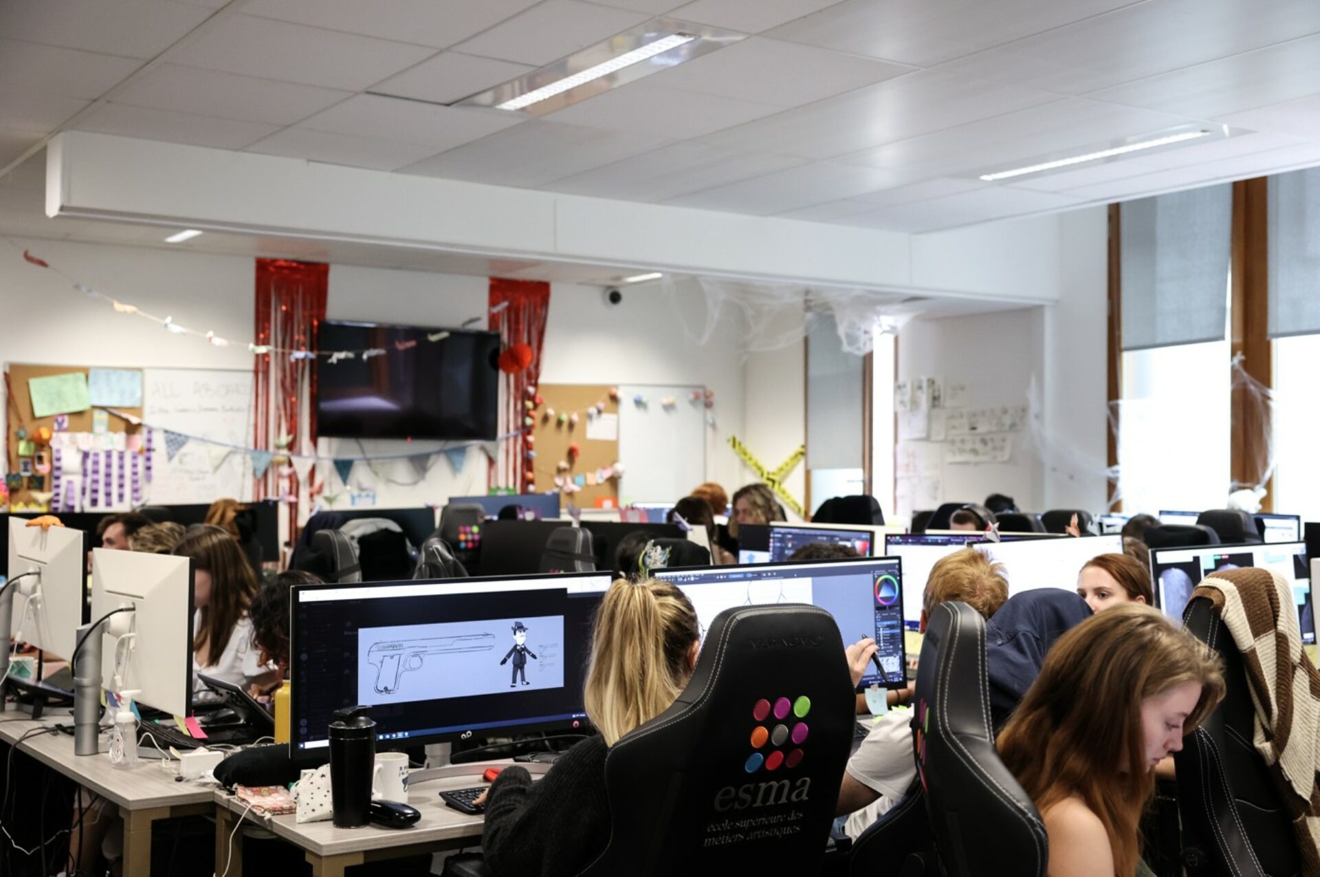 étudiants qui se forment à l'esma pour travailler dans la 3d
